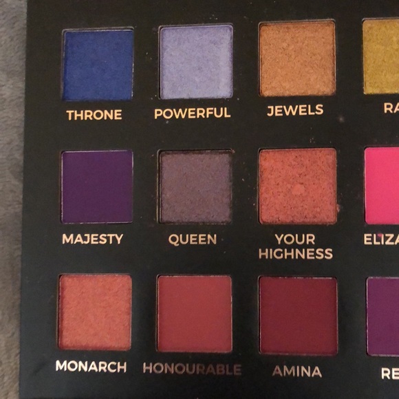 NWT 👁 Eloise The Queen Eyeshadow Palette - Picture 15 of 16